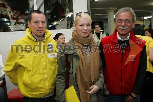 Andrej Jereb, voznik rallyja, Nina Vidovič, novinarka Pop Tv in Brane Kuzmič, legenda slovenskega relija in inštruktor varne vožnje