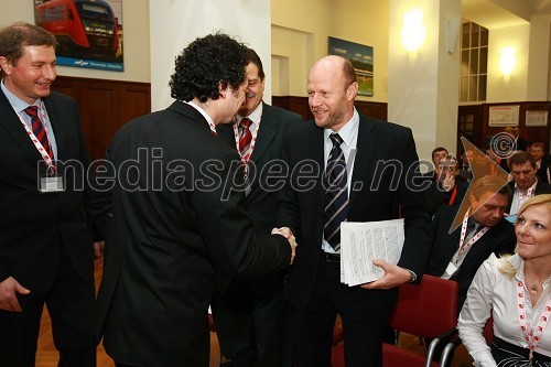 Prof. dr. Drago Sever, dr. Patrick Vlačič, minister za promet, in Marjan Zaletelj, direktor infrastrukture, Slovenske železnice