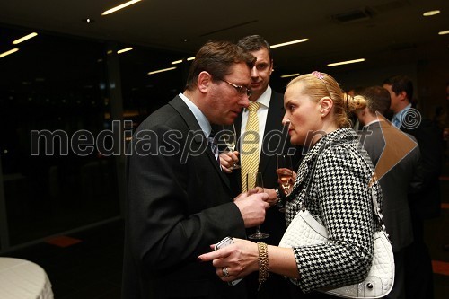 Prof. dr. Tomislav J. Mlinarić, Fakulteta prometnih znanosti Zagreb in Ingrid Sever, idejni vodja kongresa RIMC 2010  
 
 
