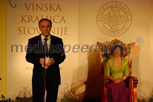 Janez Erjavec, direktor Pomurskega sejma in Karolina Kobal, Vinska kraljica Slovenije 2009