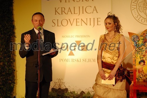 Stane Kocutar, urednik oddaj na Radiu Maribor in povezovalec prireditve ter Andreja Erzetič, Vinska kraljica Slovenije 2010