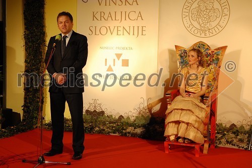 Silvan Peršolja, direktor Vinske kleti Goriška Brda in Andreja Erzetič, Vinska kraljica Slovenije 2010