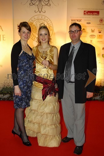 Tjaša Kos, Vinska kraljica Slovenije 2002, Andreja Erzetič, Vinska kraljica Slovenije 2010 in Mitja Kos