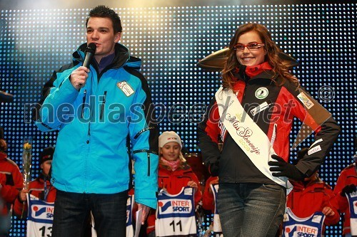 Mitja Šeško, povezovalec dogodka in Tina Petelin, Miss Slovenije 2009