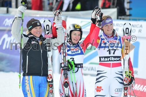 Anja Paerson, smučarka (Švedska), tretjeuvrščena na veleslalomu za 46. Zlato lisico, Kathrin Zettel, smučarka (Avstrija) in Maria Riesch, smučarka (Nemčija), drugouvrščena na veleslalomu za 46. Zlato lisico