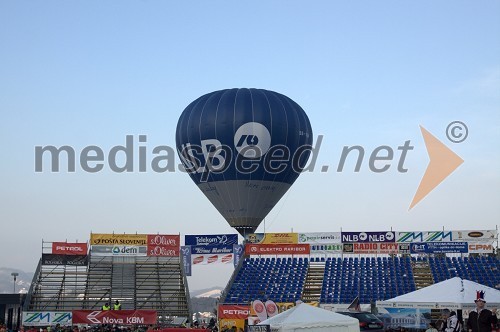 Tribuna na Snežnem stadionu