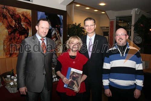 Dejan Štancer, član Rotary Cluba Maribor Lent, Ida Baš, povezovalka prireditve, Igor Lukšič, minister za šolstvo in šport in Borut Bizjak, direktor družbe Probanka Nepremičnine d.o.o.