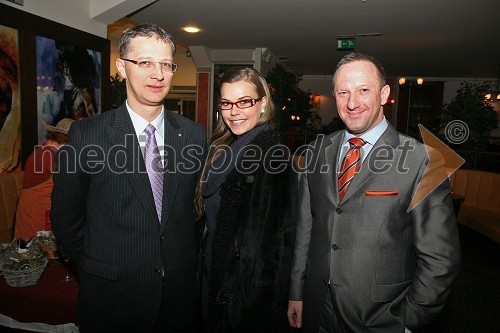 Igor Lukšič, minister za šolstvo in šport, Tina Petelin, Miss Slovenije 2009 in Dejan Štancer, član Rotary Cluba Maribor Lent