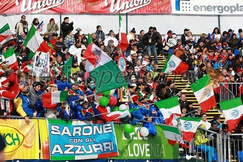 Tribuna, italijanski navijači