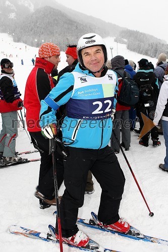 Janko Ropret, slovenski radijski napovedovalec in pevec zabavne glasbe