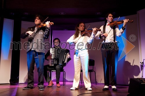 Bojan Cvetrežnik, Klemen Bračko in Matija Krečič, člani skupine Terrafolk