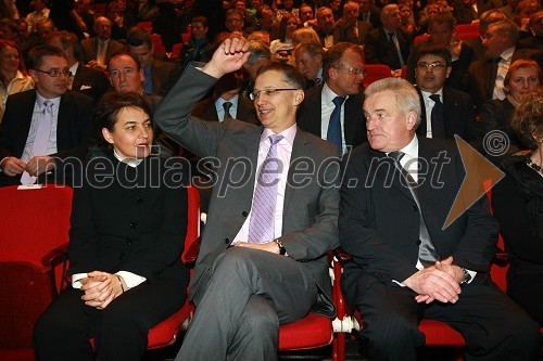 Irma Pavlinič Krebs, ministrica za javno upravo, dr. Igor Lukšič, minister za šolstvo in šport ter Borut Miklavčič, minister za zdravje 
 
