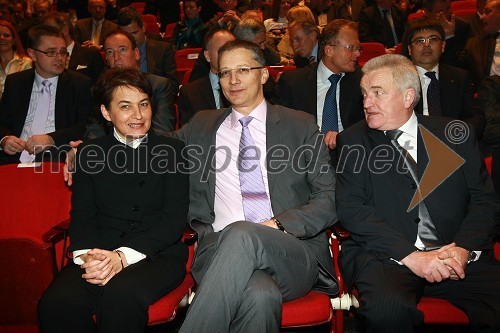 Irma Pavlinič Krebs, ministrica za javno upravo, dr. Igor Lukšič, minister za šolstvo in šport ter Borut Miklavčič, minister za zdravje 
 
