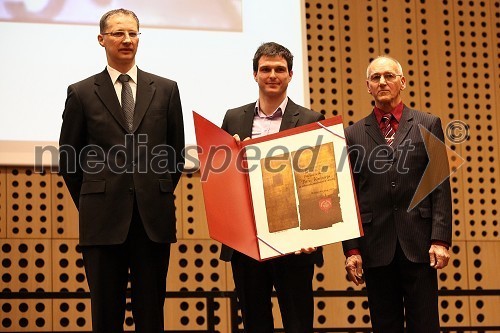 Dr. Igor Lukšič, minister za šolstvo in šport, Peter Kauzer, kajakaš in prejemnik Bloudkove nagrade ter Miro Cerar, nekdanji gimnastičar in predsednik Olimpijske akademije ter ambasador za fair play