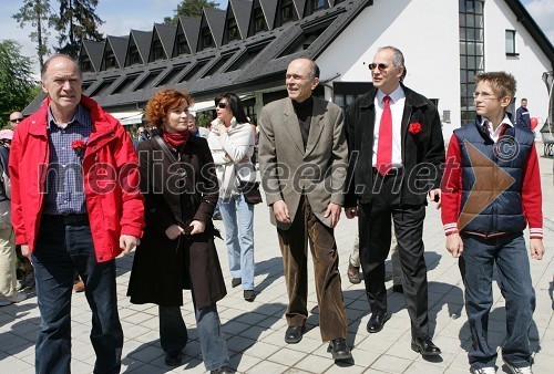 Dušan Semolič, predsednik ZSSS (Zveza svobodnih sindikatov Slovenije), Nana Forte, glasbenica in hčerka Janeza Drnovška, Janez Drnovšek, predsednik Republike Slovenije in Boris Sovič, mariborski župan v letih 1998-2006 s sinom