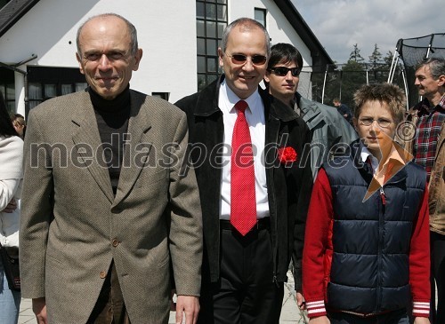 Janez Drnovšek, predsednik Republike Slovenije in Boris Sovič, mariborski župan v letih 1998-2006 s sinom