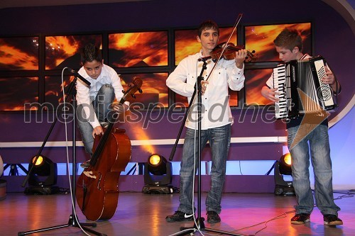 Dominik Kontrec, Angelo Kontrec in Miško Kontrec, člani skupine Mlada Langa