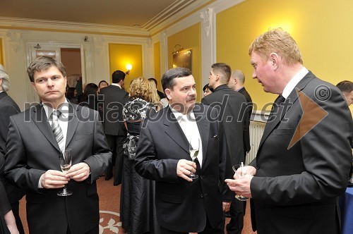 Dr. Marko Kocijan, predsednik ljubljanskega odbora za osnovno zdravstvo Zdravstvene zbornice Slovenije in Miran Gajšek, Mestna občina Ljubljana