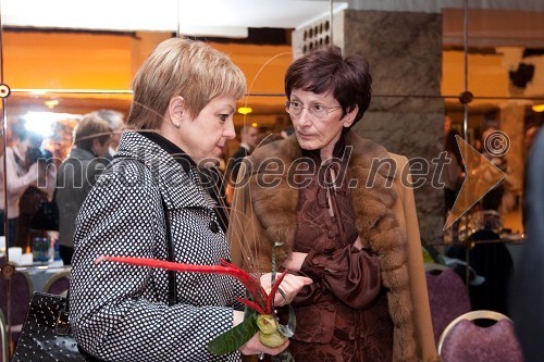 mag. Vojka Ravbar, generalna sekretarka SKB in Verena Šulek, članica mednarocne profesionalne plesne zveze, sodnica