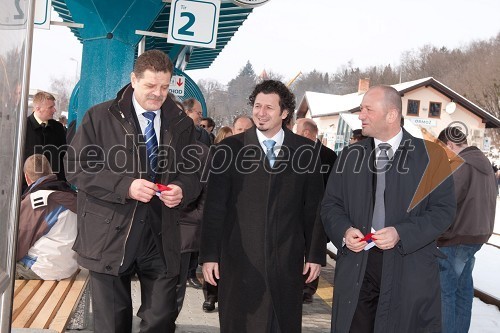 Dr. Andrej Godec, direktor Direkcije Republike slovenije za vodenje investicij v javno železniško infrastrukturo, dr. Patrick Vlačič, minister za promet ter Goran Brankovič, generalni direktor Slovenskih železnic