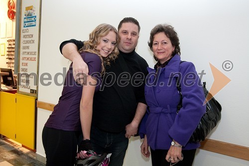 Maja Jamnik, Miss Casino Kongo 2009 z mamo Stanko in Filip Kocijančič, fotograf