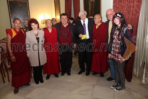 Tibetanski menihi, dr. Melqart Mohamad Berro, mestni svetnik MOM, Zlatko Halilovič, višji policijski svetnik, ... in ...