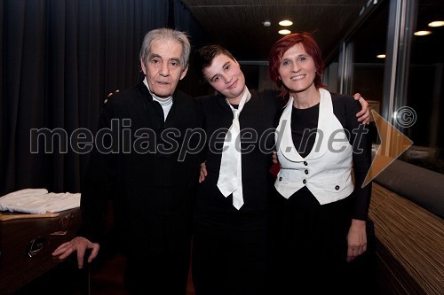Andrés Valdés, pantomimik, hči Veronika in soproga Jana Kovač Valdés