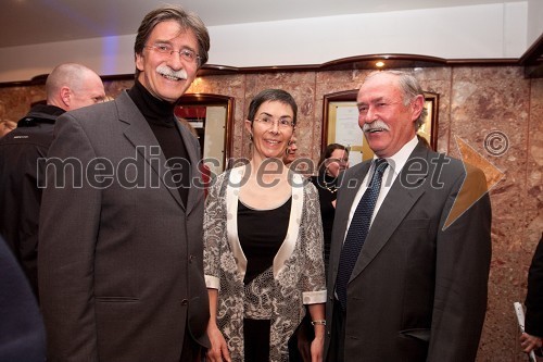 Mag. Jožko Čuk, direktor SNG Nova Gorica, soproga Jasna, zdravnica in Lojze Zlodij, snemalec