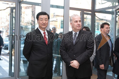Zhi Zhaolin, veleposlanik Kitajske v Sloveniji in Samoil Filipovski, veleposlanik republike Makedonije v Sloveniji