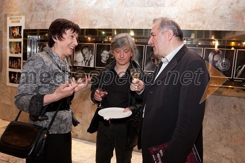 Ingrid Kašca Bucik, novinarka Radia Koper, Iztok Mlakar, igralec in Bojan Bratec