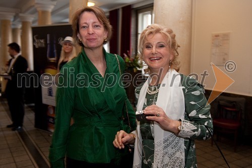 Marie Prelog, predsednica društva SILA in Doroteja Omahen, avtorica knjige SILA okusi sveta
