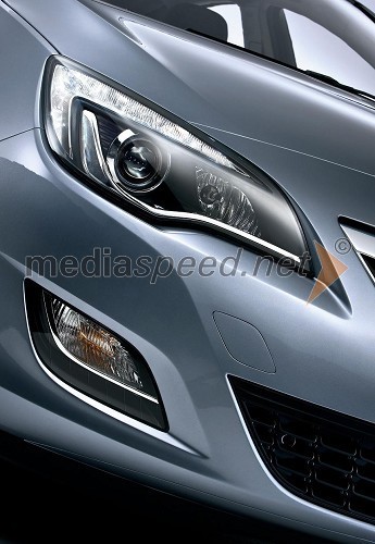 Opel je prejel nagrado za varnost »Genius 2010« družbe Allianz