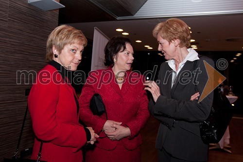 mag. Vojka Ravbar, generalna sekretarka SKB, Barbara Miklič Türk, soproga predsednika RS in Cvetka Selšek, predsednica uprave SKB