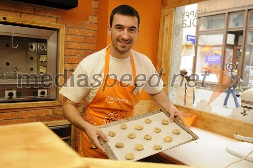 HappyPek in Marko Potrč pečeta za otroke obolele za rakom