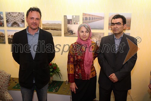 Dr. Dragan Potočnik, predavatelj na Filozofski fakulteti in predsednik popotniškega društva Vagant, Nada Altbauer, uradna tolmačka za farsi jezik in pobudnica iransko-slovenskega sodelovanja MITRA in Abdolreza Rahbari, v.d. direktorja kulturne sekcije Veleposlaništva Islamske Republike Iran na Dunaju
