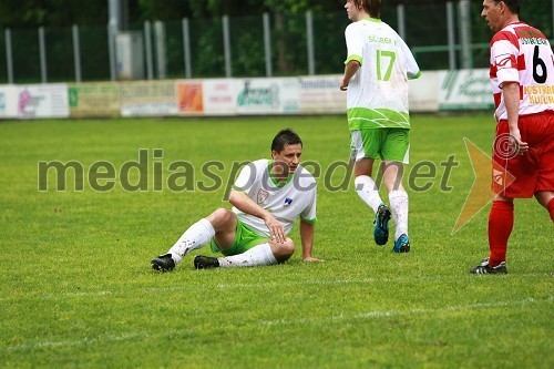 Robert Fišer in Nejc Ščurek, člana Vinske nogometne reprezentance Slovenije