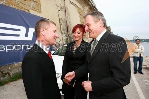 Dr. Robert Ferko, predsednik uprave podjetja Elan d.o.o. ter Aleksander Svetelšek, predsednik uprave družbe Petrol d.d. in soproga Saša