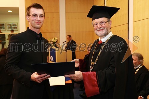 Gregor Danko, dobitnik Perlachove nagrade UM za leto 2009 in prof. dr. Ivan Rozman, rektor Univerze v Mariboru