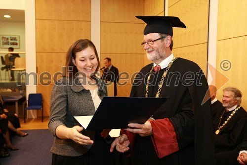 Katarina Šiško, dobitnica Perlachove nagrade UM za leto 2009 in prof. dr. Ivan Rozman, rektor Univerze v Mariboru