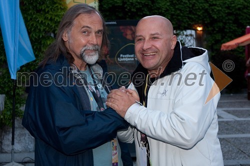 Dragan Bulič, glasbeni urednik na Val 202 in Miran Rudan, pevec