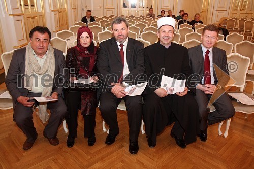 Dr. Melqart Mohamad Berro, mestni svetnik MOM, ..., Ibrahim Malanović, mariborski imam, mag. Nedžad Grabus, mufti in Nevzet Porić, tajnik islamske skupnosti v Sloveniji