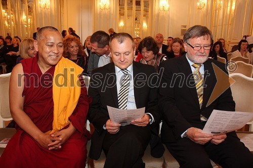 Tibetanski menih, Franc Kangler, župan Mestne občine Maribor in prof. dr. Ivan Rozman, rektor Univerze v Mariboru