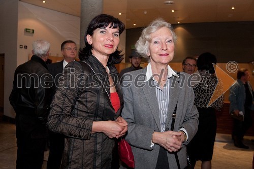 Javorka Križman, mama balerine Tijuane Križman in Jasna Neubauer, prevajalka