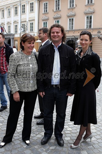 Janja Kokolj Prošek, Ministrstvo za kmetijstvo, gozdarstvo in prehrano, Robert Ferenčak ter Saša Mrak, odnosov z javnostmi časopisne družbe Dnevnik, d. d.