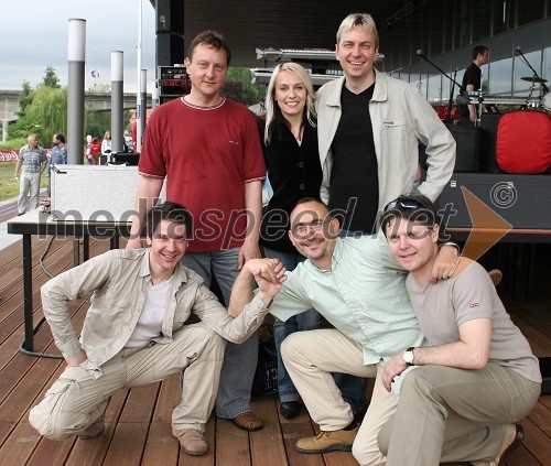 Skupina Avia band: Miha Meglič, Bogdan Turnšek Poli, Jasmina Cafnik, Aleš Turnšek Turi, Dragan Topič in Andrej Volčjak