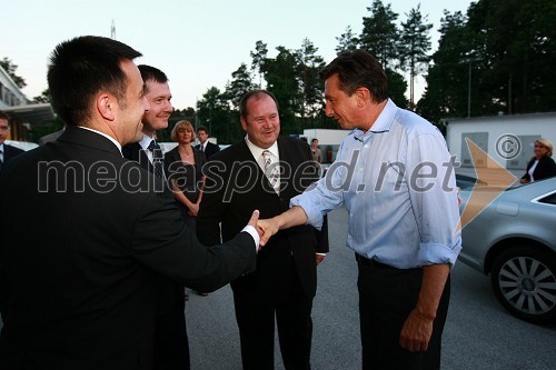 Vinko Filipič, član poslovodstva Pošte Slovenije, mag. Igor Marinič, namestnik direktorja Pošte Slovenije, Aleš Hauc, generalni direktor Pošte Slovenije in Borut Pahor, predsednik vlade Republike Slovenije