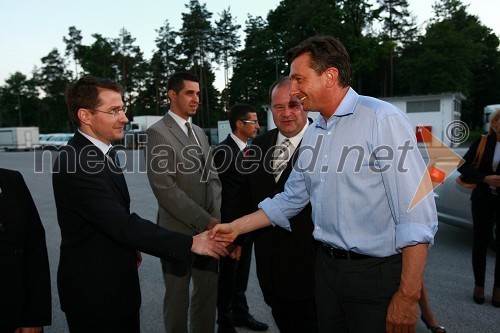 Mag. Martin Mlakar, direktor Kadrovsko-pravnega sektorja Pošte Slovenije in Borut Pahor, predsednik vlade Republike Slovenije