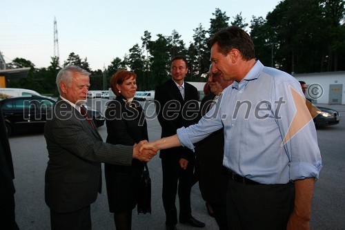 Jože Strelec, svetovalec poslovodstva Pošte Slovenije in Borut Pahor, predsednik vlade Republike Slovenije