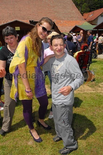 Tina Petelin, Miss Slovenije 2009 in varovanec društva Sonček