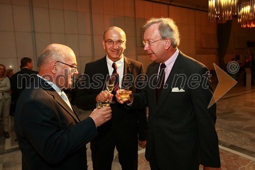 Mitja Rotovnik, direktor Cankarjevega doma, Heinz Slesak, generalni direktor Porsche Slovenija d.o.o. in dr. Erwin Kubesch, avstrijski veleposlanik v Sloveniji